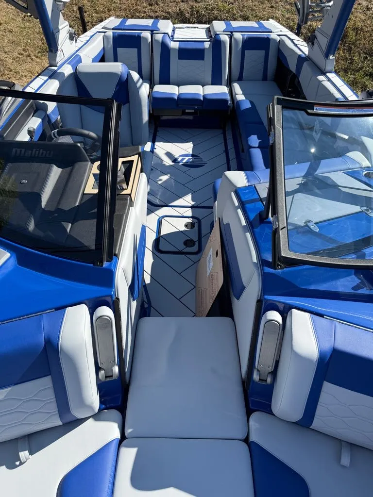 Slide: The Image of Malibu MALIBU 23 LSV 2026 - 18