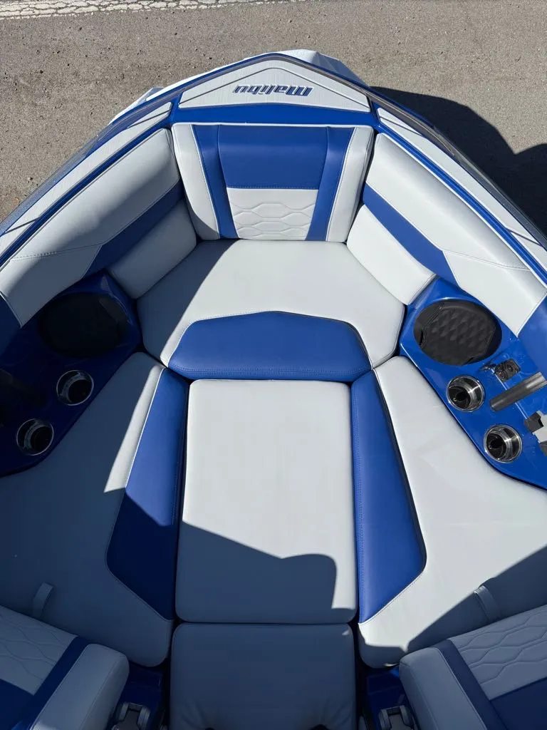 Slide: The Image of Malibu MALIBU 23 LSV 2026 - 17