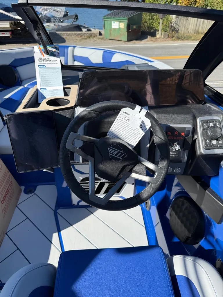 Slide: The Image of Malibu MALIBU 23 LSV 2026 - 15