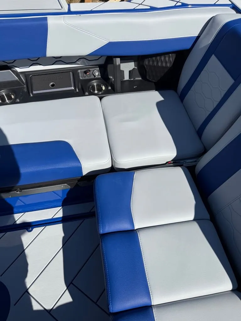 Slide: The Image of Malibu MALIBU 23 LSV 2026 - 29