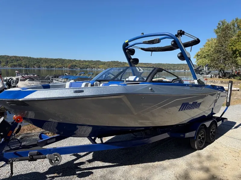 Slide: The Image of Malibu MALIBU 23 LSV 2026 - 8