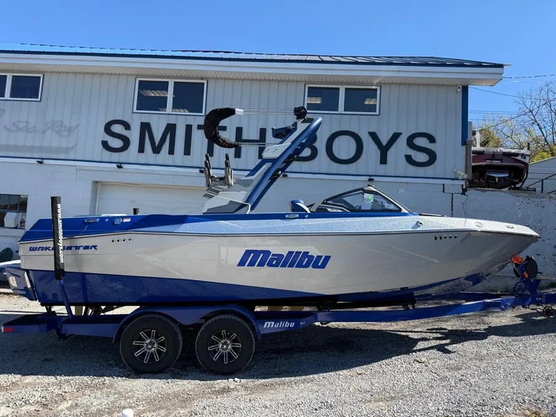 Slide: The Image of Malibu MALIBU 23 LSV 2026 - 0