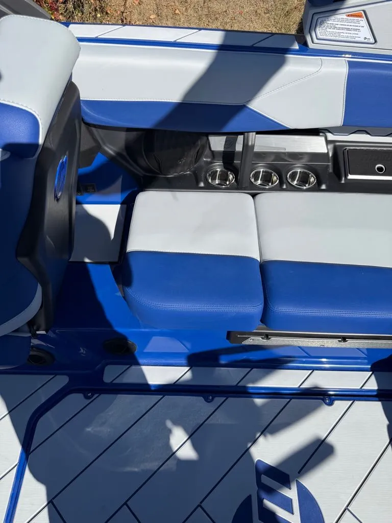 Slide: The Image of Malibu MALIBU 23 LSV 2026 - 31