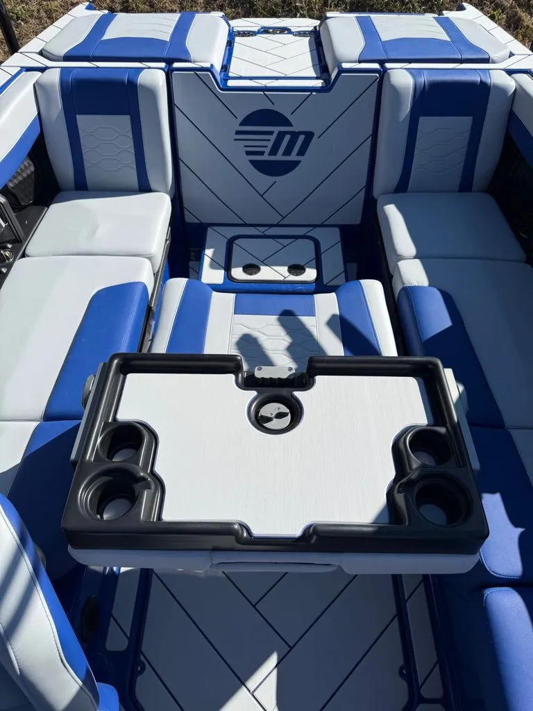 Slide: The Image of Malibu MALIBU 23 LSV 2026 - 28