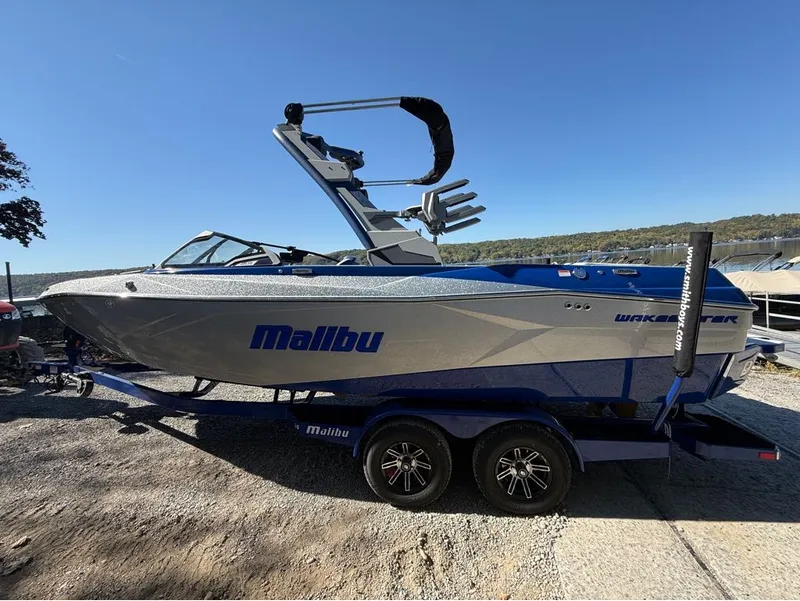 Slide: The Image of Malibu MALIBU 23 LSV 2026 - 7