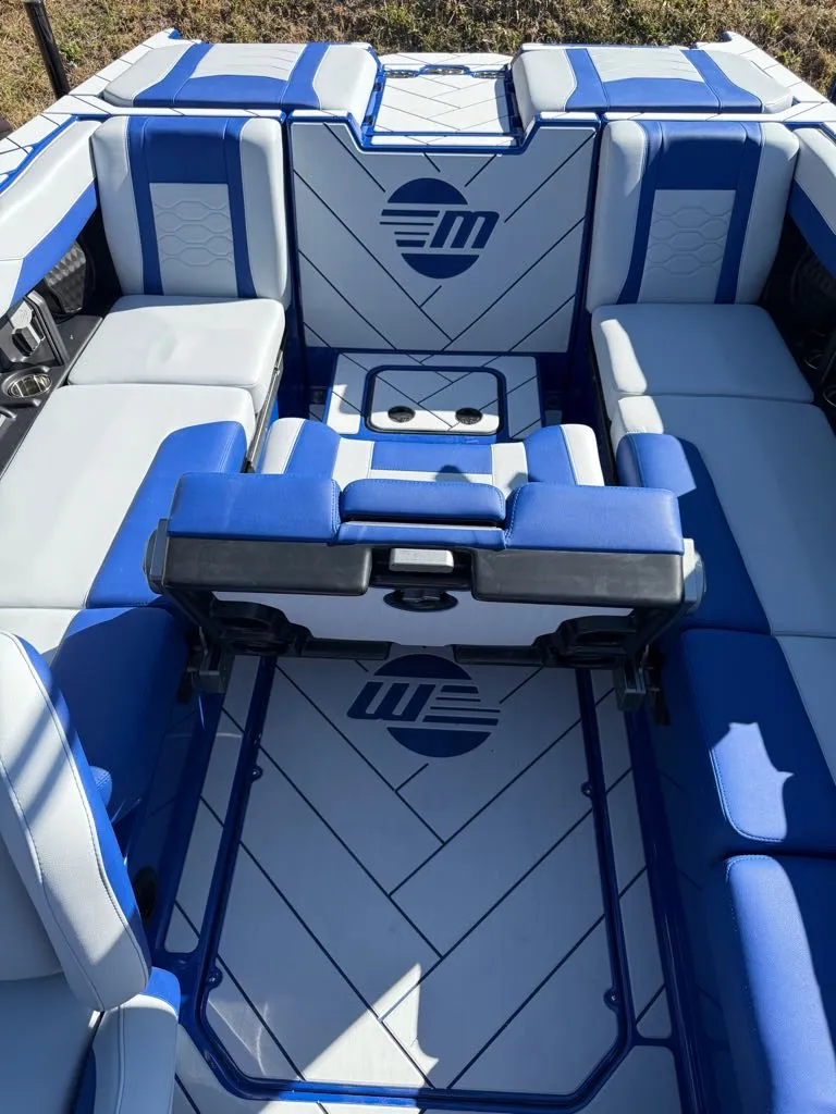 Slide: The Image of Malibu MALIBU 23 LSV 2026 - 27