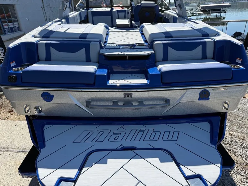 Slide: The Image of Malibu MALIBU 23 LSV 2026 - 4