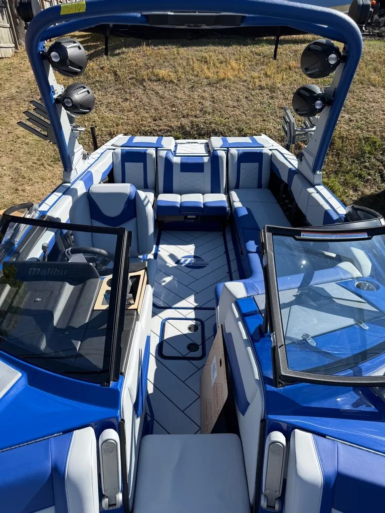 Slide: The Image of Malibu MALIBU 23 LSV 2026 - 19