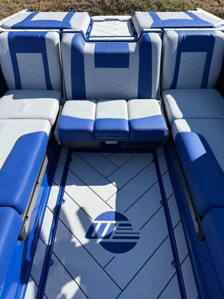 Slide: The Image of Malibu MALIBU 23 LSV 2026 - 25