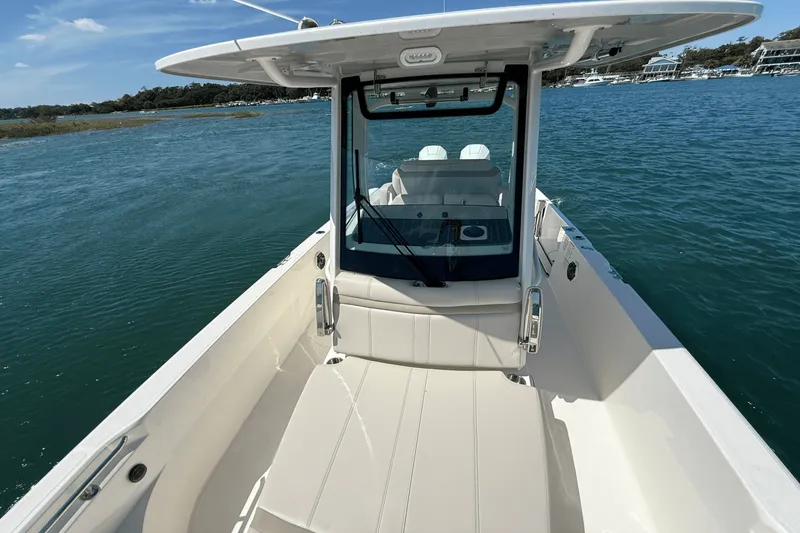 Slide: The Image of Boston Whaler 280 Dauntless 2026 - 16