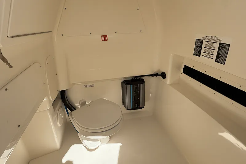 Slide: The Image of Boston Whaler 280 Dauntless 2026 - 22