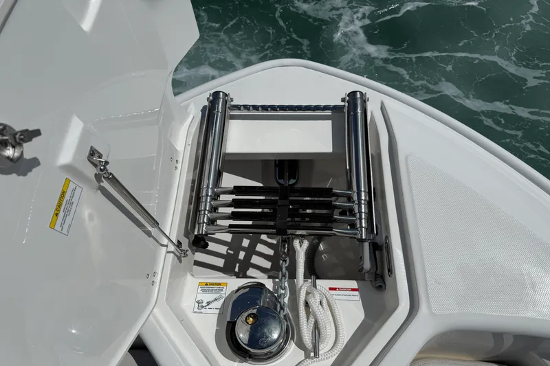 Slide: The Image of Boston Whaler 280 Dauntless 2026 - 23