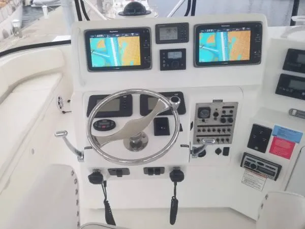 Slide: The Image of Helm of a 2005 Rampage 45 Convertible with navigation systems. - 7