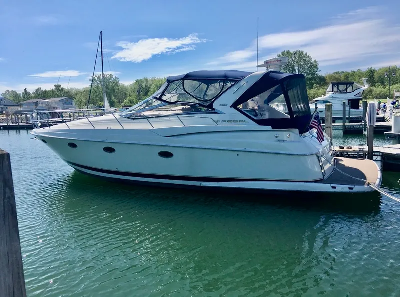 The Image of Regal COMMODORE 3860 2002 - 0