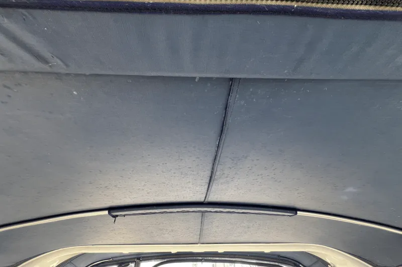 Slide: The Image of Regal COMMODORE 3860 2002 - 15