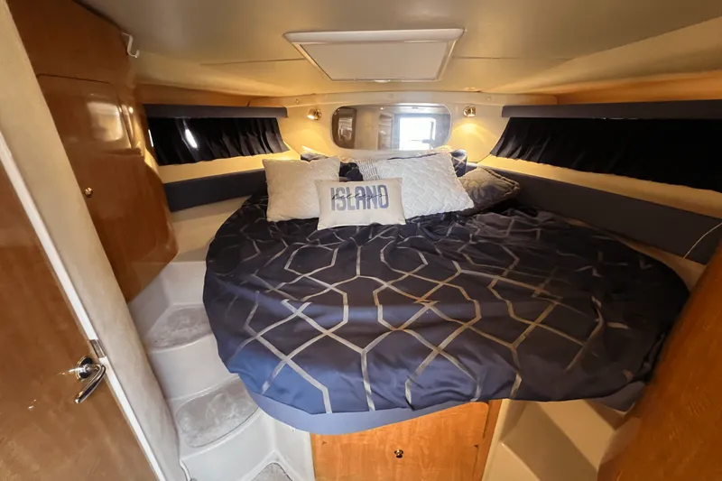 Slide: The Image of Regal COMMODORE 3860 2002 - 16