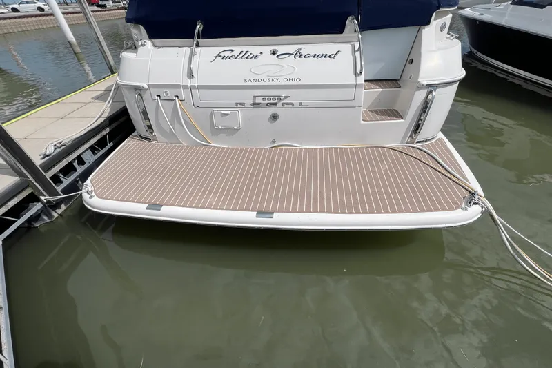 Slide: The Image of Regal COMMODORE 3860 2002 - 2