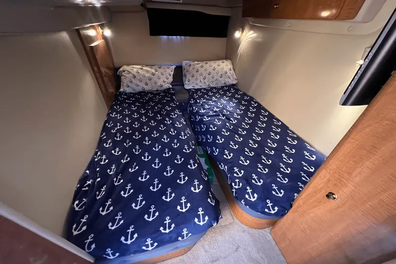 Slide: The Image of Regal COMMODORE 3860 2002 - 25