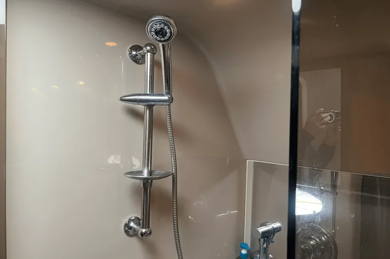 Slide: The Image of Regal COMMODORE 3860 2002 - 29