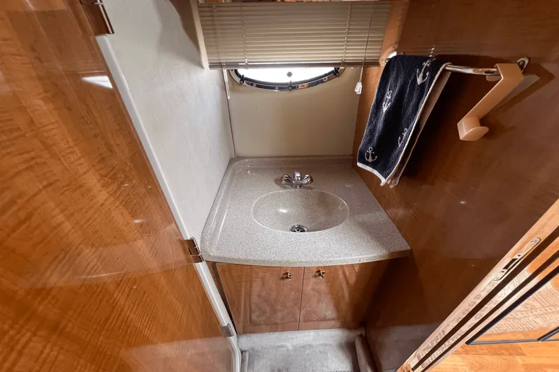 Slide: The Image of Regal COMMODORE 3860 2002 - 33