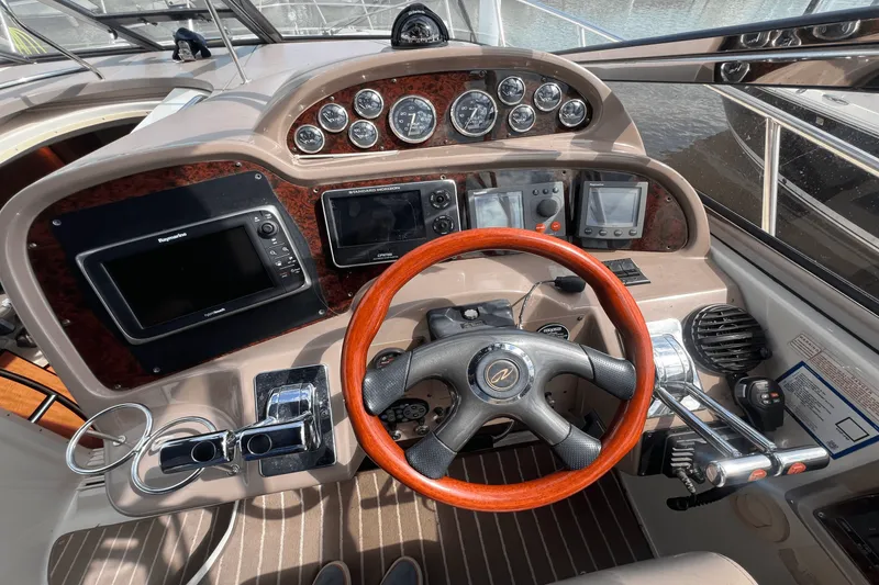 Slide: The Image of Regal COMMODORE 3860 2002 - 4