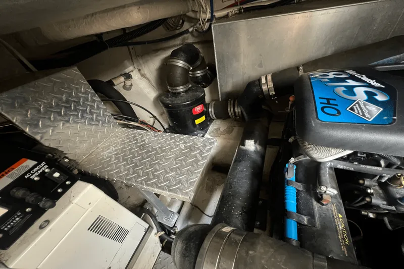 Slide: The Image of Regal COMMODORE 3860 2002 - 41