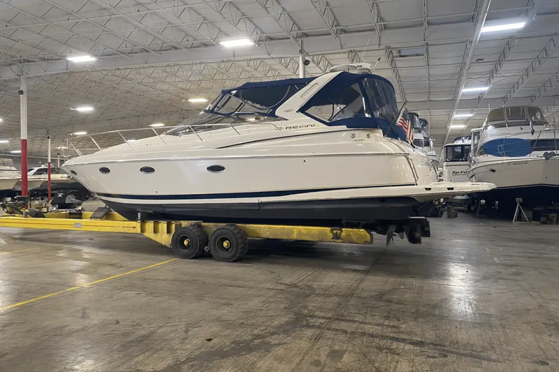 Slide: The Image of Regal COMMODORE 3860 2002 - 45