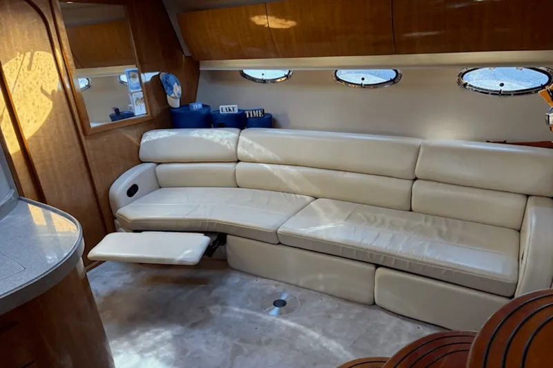 Slide: The Image of Regal COMMODORE 3860 2002 - 50