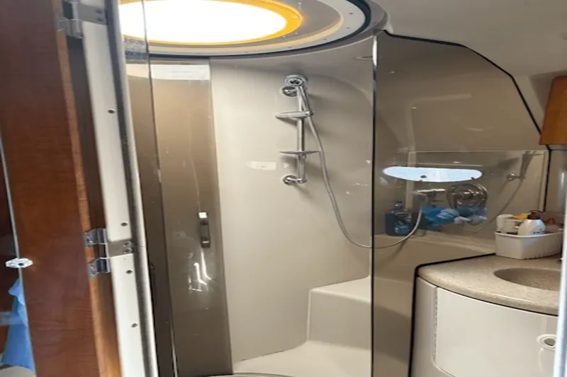 Slide: The Image of Regal COMMODORE 3860 2002 - 59