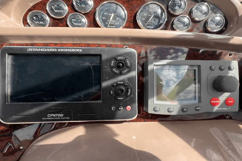 Slide: The Image of Regal COMMODORE 3860 2002 - 7