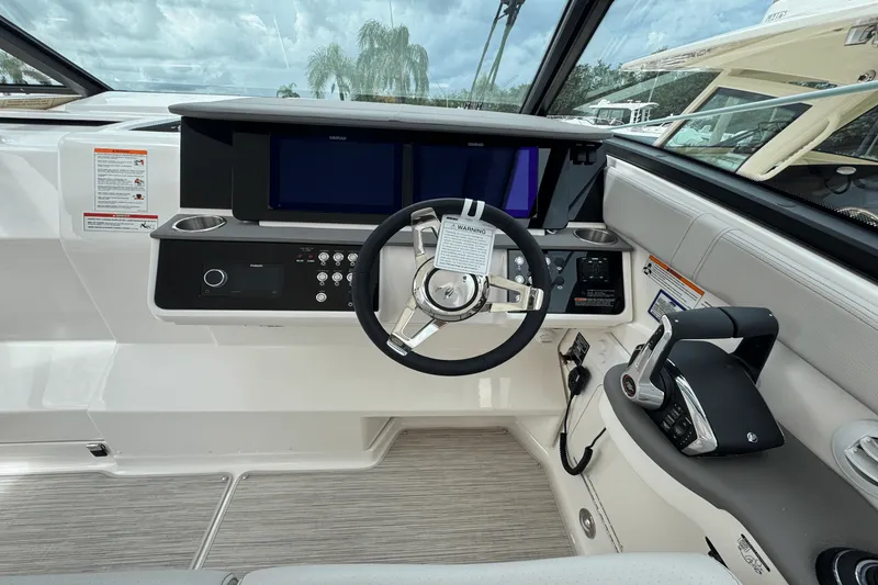 Slide: The Image of Sea Ray Sundancer 320 Outboard 2026 - 14