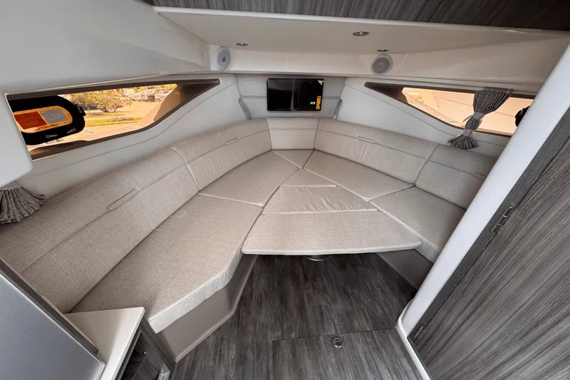 Slide: The Image of Sea Ray Sundancer 320 Outboard 2026 - 19