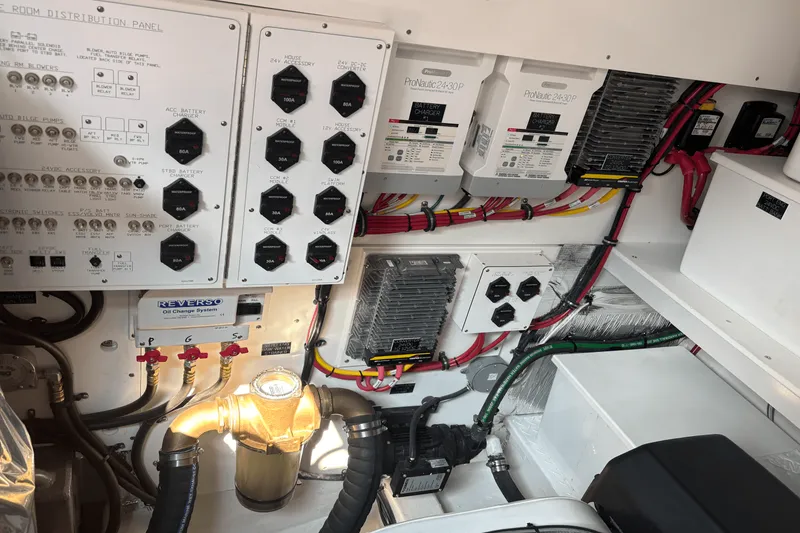 Slide: The Image of Cruisers Yachts 60 CANTIUS 2024 - 68