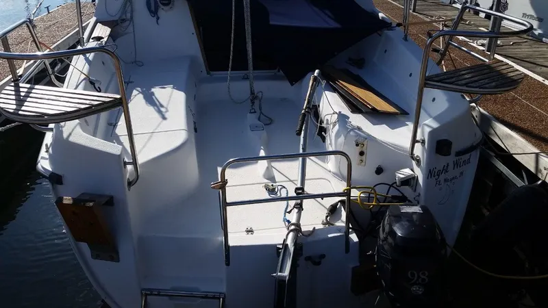 Slide: The Image of Large Cockpit, easy motor access & open transom - 5