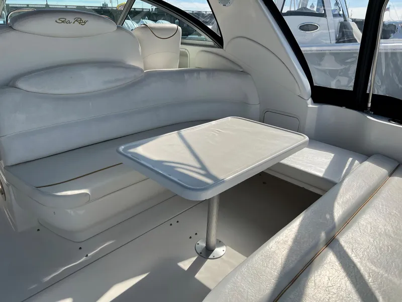 Slide: The Image of Sea Ray 34 DA 2000 - 56