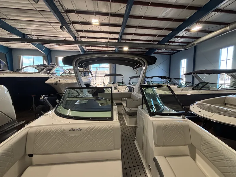 Slide: The Image of Sea Ray SDX 230 Outboard 2026 - 17