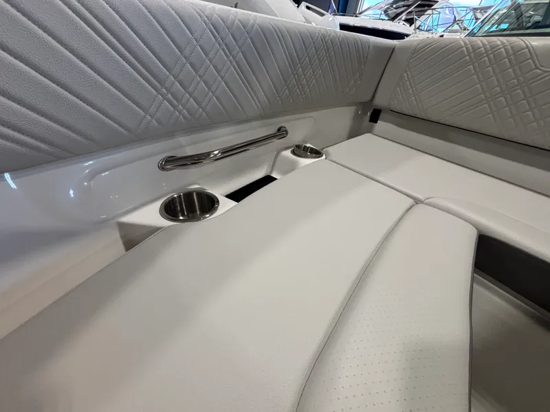 Slide: The Image of Sea Ray SDX 230 Outboard 2026 - 18