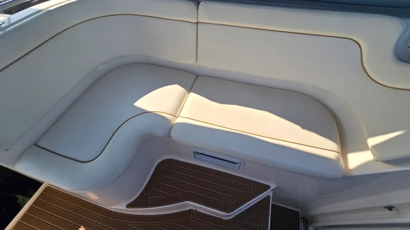 Slide: The Image of Rinker 290 FIESTA VEE 2004 - 14
