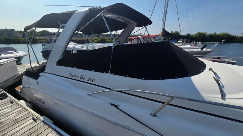 Slide: The Image of Rinker 290 FIESTA VEE 2004 - 4