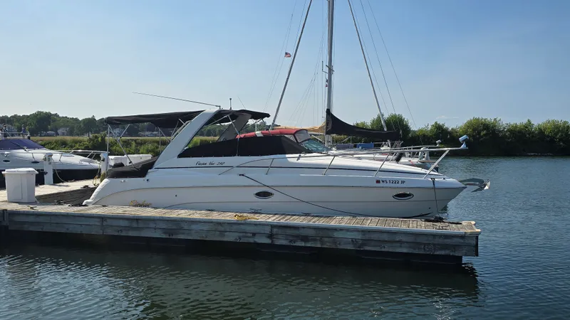 Slide: The Image of Rinker 290 FIESTA VEE 2004 - 2