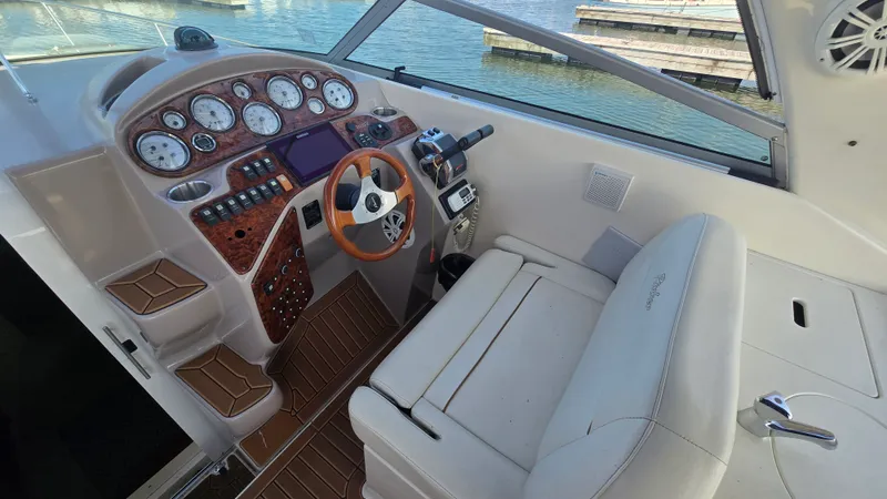 Slide: The Image of Rinker 290 FIESTA VEE 2004 - 12