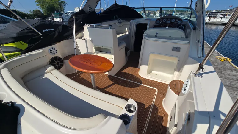 Slide: The Image of Rinker 290 FIESTA VEE 2004 - 6