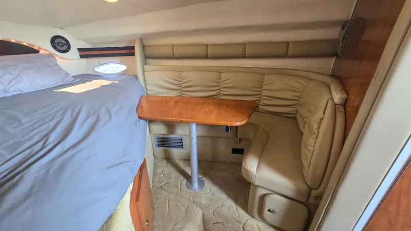 Slide: The Image of Rinker 290 FIESTA VEE 2004 - 17
