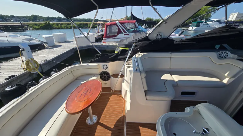 Slide: The Image of Rinker 290 FIESTA VEE 2004 - 8