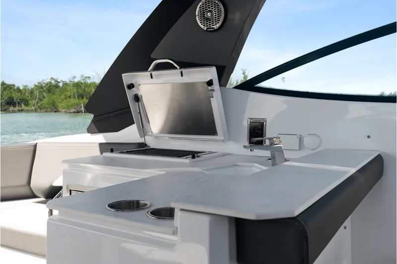 Slide: The Image of Cruisers 38 GLS Outboard 2027 - 68