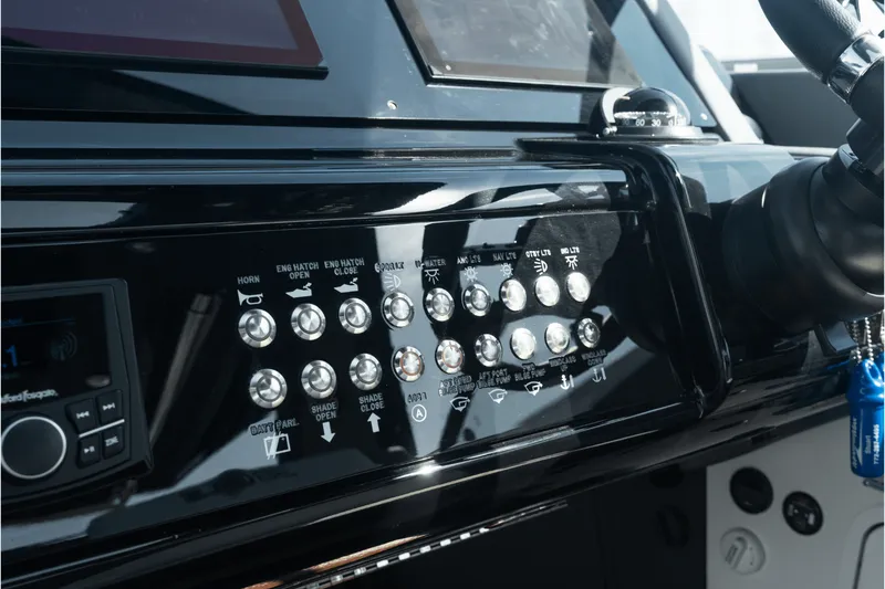 Slide: The Image of Cruisers 38 GLS Outboard 2027 - 77