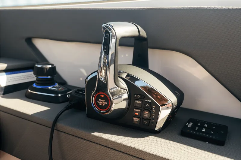 Slide: The Image of Cruisers 38 GLS Outboard 2027 - 79