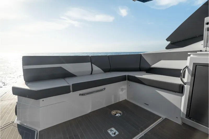 Slide: The Image of Cruisers 38 GLS Outboard 2027 - 43