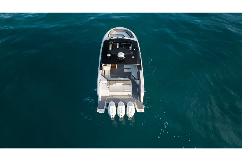 Slide: The Image of Cruisers 38 GLS Outboard 2027 - 8