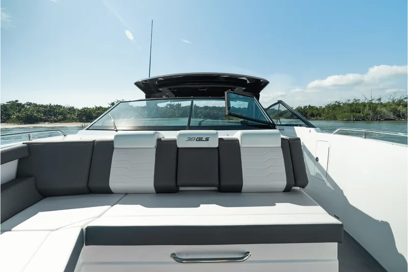 Slide: The Image of Cruisers 38 GLS Outboard 2027 - 86
